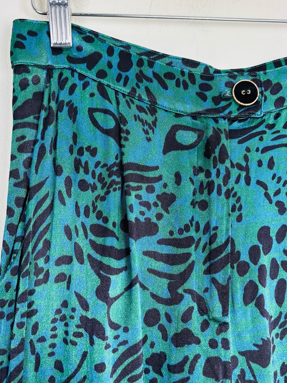Anthropologie Corey Lynn Calter Teal Satin Jungle Print Wide Leg Pants. Small - Picture 5 of 9
